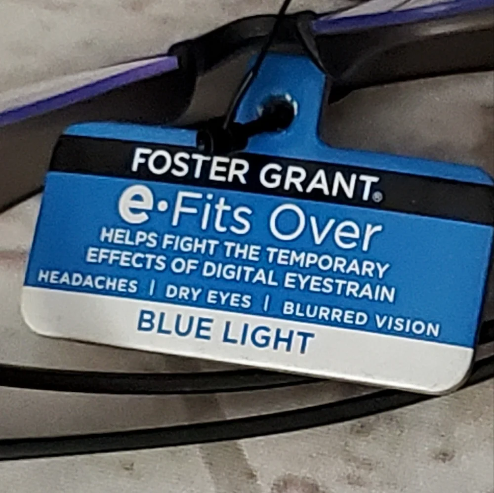 Foster Grant E fits over bluelight protection glasses M/L greige
